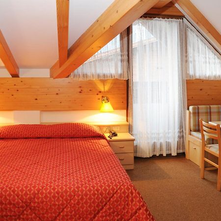 Hotel La Soldanella Moena Exteriör bild