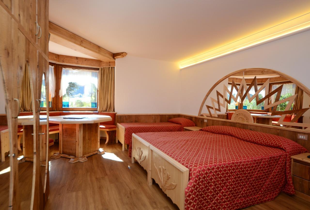 Hotel La Soldanella Moena Exteriör bild