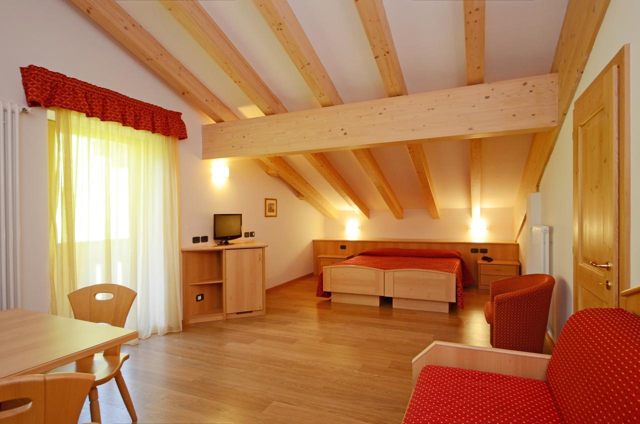 Hotel La Soldanella Moena Exteriör bild